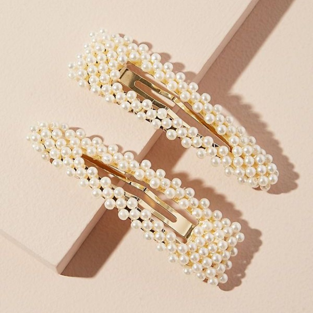 Perfect Pearl Gold Hair Flip Clip - Picture 3 of 4